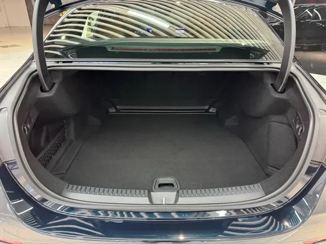 Mercedes-Benz E-Class — Фото автомобиля 17