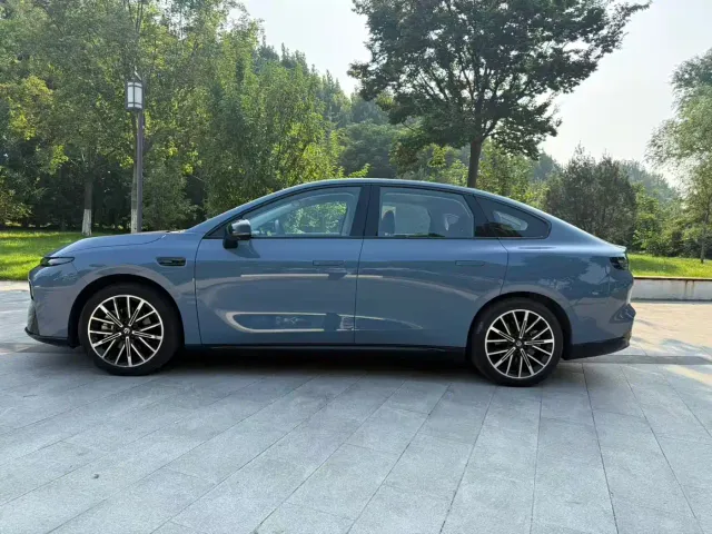 Leapmotor B01 — Фото автомобиля 5