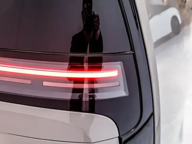 Li Auto MEGA — Фото автомобиля 7