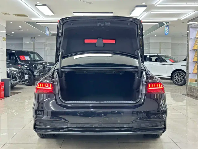 Audi A7L — Фото автомобиля 7