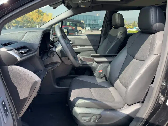 Toyota Granvia — Фото автомобиля 5