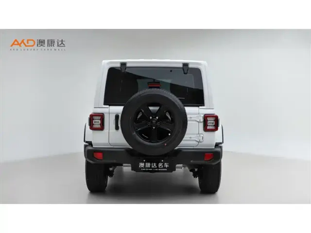 Jeep Wrangler — Фото автомобиля 4