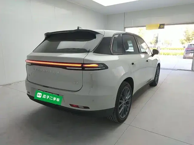 Leapmotor C10 — Фото автомобиля 6