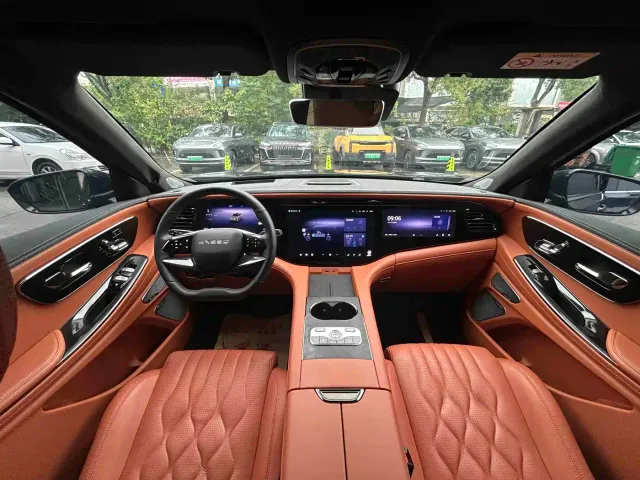 Exeed Landmark C-DM — Фото автомобиля 5