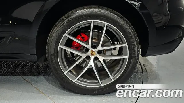 Porsche Macan — Фото автомобиля 18