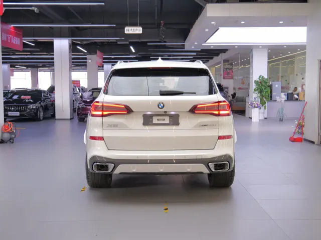 BMW X5 — Фото автомобиля 6