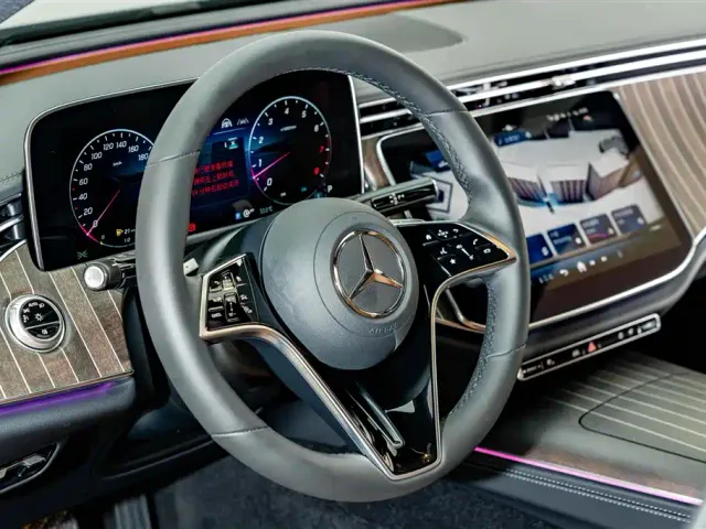 Mercedes-Benz E-Class — Фото автомобиля 11