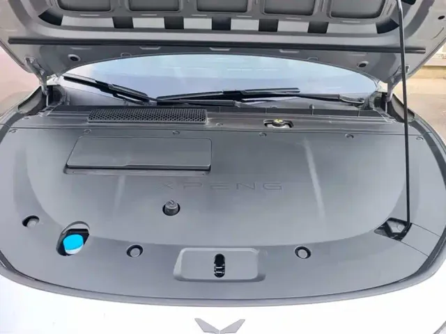Xpeng P7+ — Фото автомобиля 4