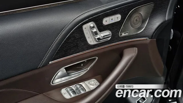 Mercedes-Benz GLS-Class — Фото автомобиля 19