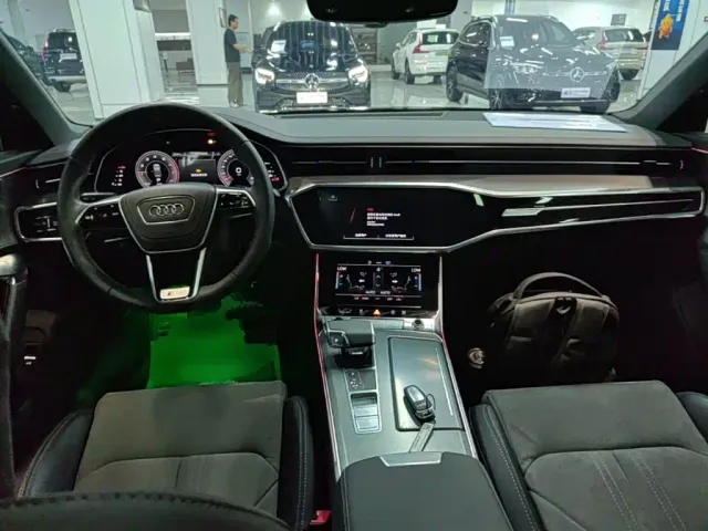 Audi A6L — Фото автомобиля 9