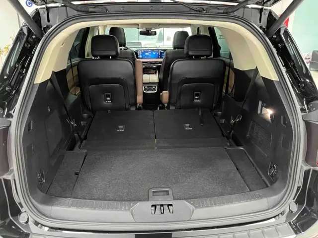 Ford Explorer — Фото автомобиля 21
