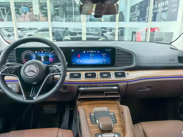 Mercedes-Benz GLE-Class — Фото автомобиля 14