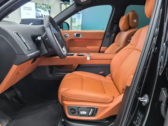 Li Auto L7 — Фото автомобиля 7