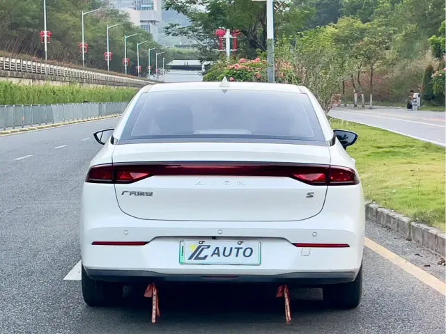 GAC Aion S — Фото автомобиля 6