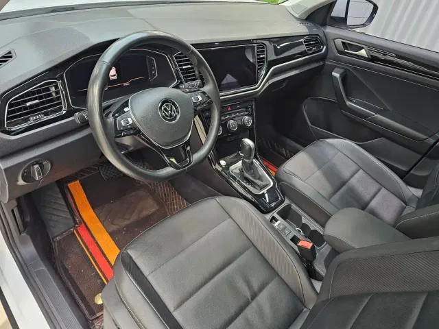 Volkswagen T-Roc — Фото автомобиля 12