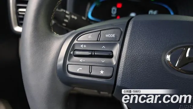 Hyundai Venue — Фото автомобиля 30