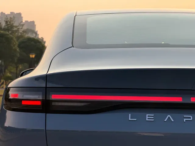 Leapmotor B01 — Фото автомобиля 9