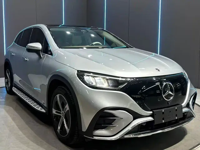 Mercedes-Benz EQE SUV — Фото автомобиля 3