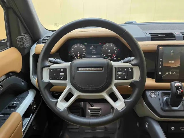 Land Rover Defender — Фото автомобиля 11