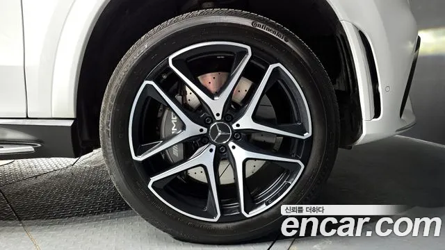 Mercedes-Benz GLE-Class — Фото автомобиля 5
