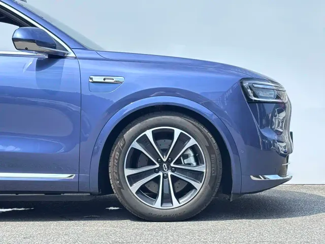 Aito M7 — Фото автомобиля 7
