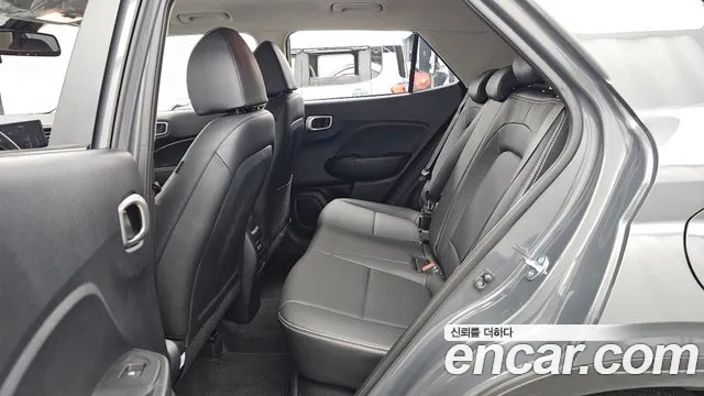 Hyundai Venue — Фото автомобиля 16