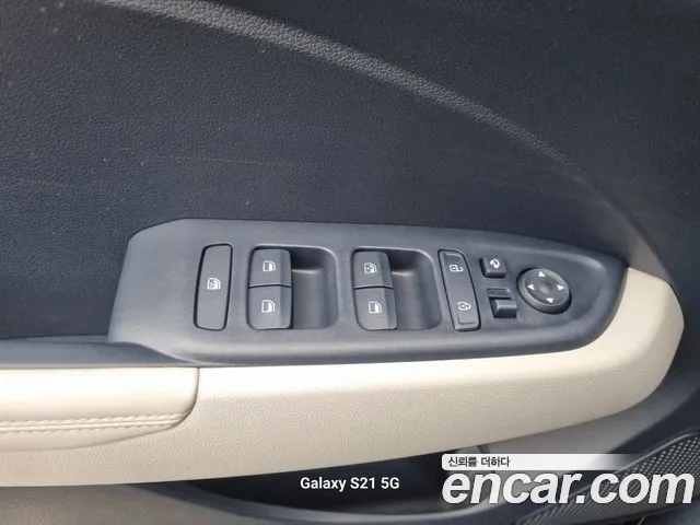Hyundai Venue — Фото автомобиля 11