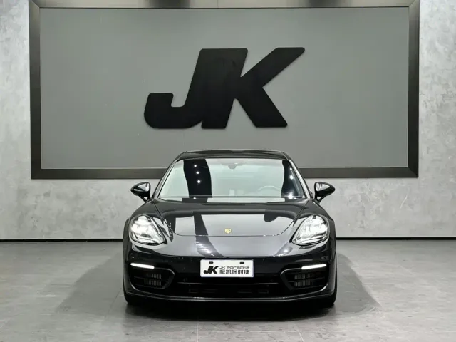 Porsche Panamera — Фото автомобиля 2