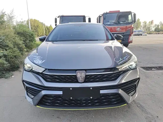 Roewe i5 — Фото автомобиля 2