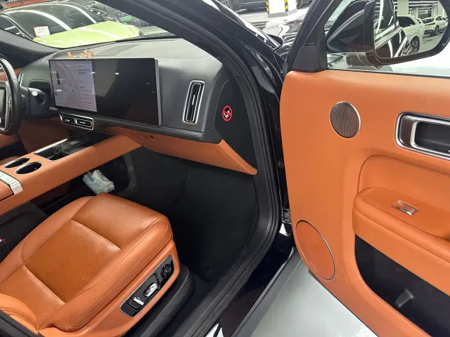 Li Auto L8 — Фото автомобиля 13