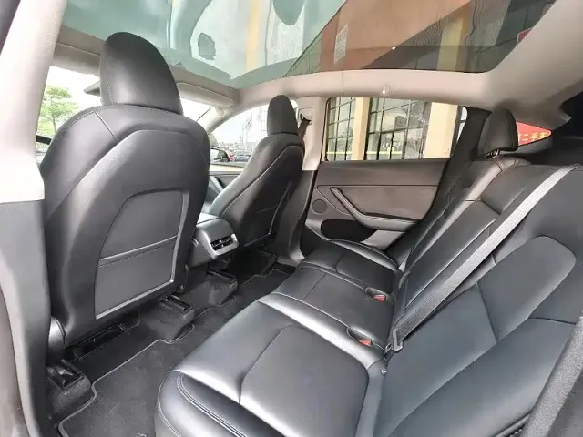 Tesla Model Y — Фото автомобиля 8