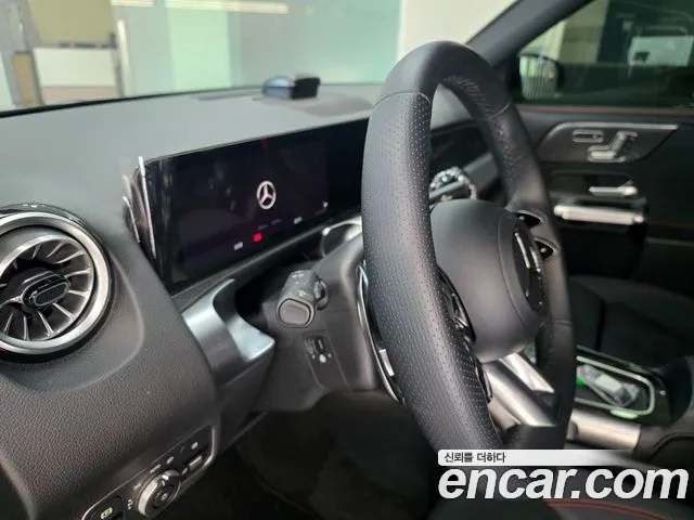 Mercedes-Benz GLB-Class — Фото автомобиля 12