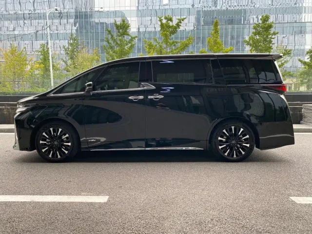 Toyota Vellfire — Фото автомобиля 5
