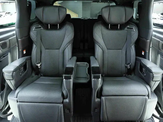 Toyota Vellfire — Фото автомобиля 14