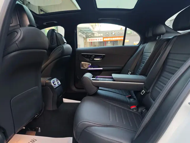 Mercedes-Benz C-Class — Фото автомобиля 20