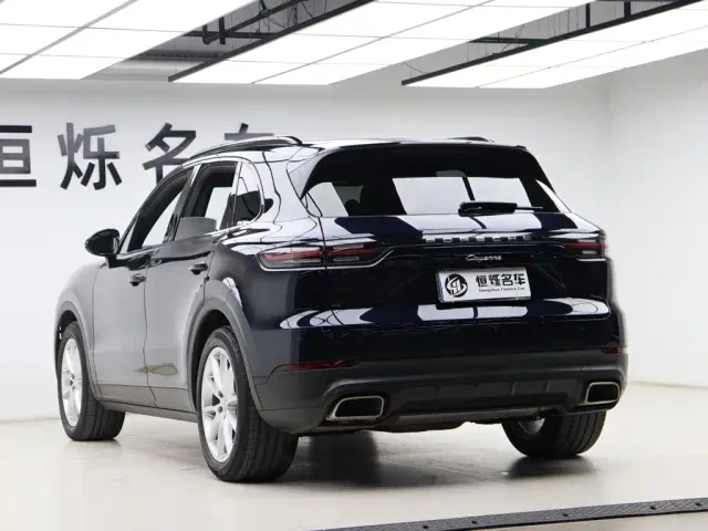 Porsche Cayenne — Фото автомобиля 26