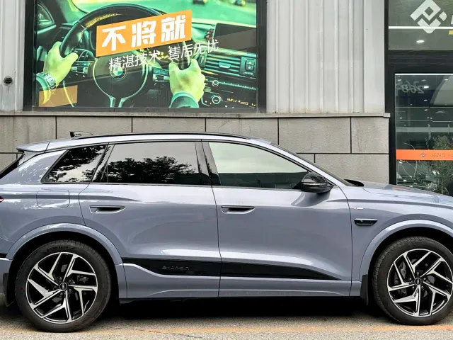 Audi Q6L e-tron — Фото автомобиля 2