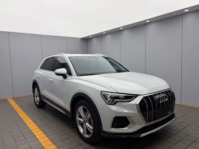 Audi Q3 — Фото автомобиля 3
