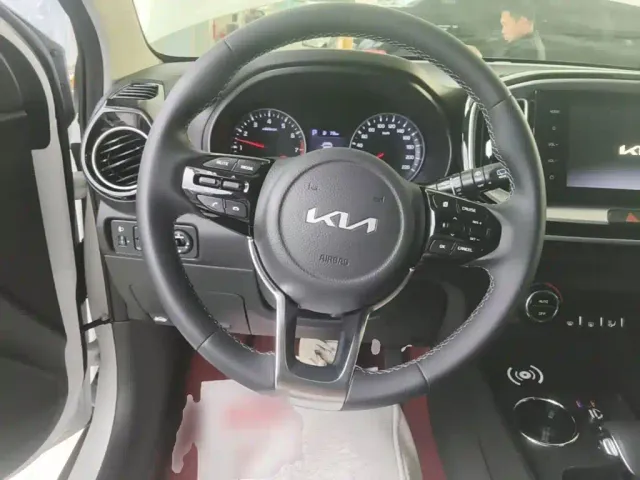 Kia KX1 — Фото автомобиля 10