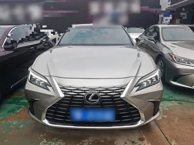 Lexus ES — Фото автомобиля 2