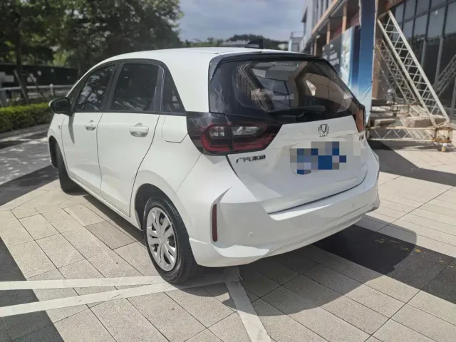 Honda Fit — Фото автомобиля 3