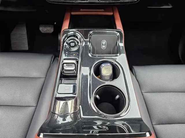 GAC Trumpchi E8 — Фото автомобиля 24