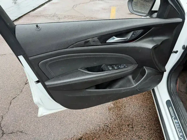 Buick Regal — Фото автомобиля 6