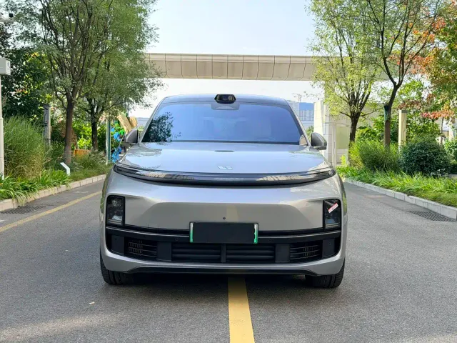 Li Auto L9 — Фото автомобиля 2