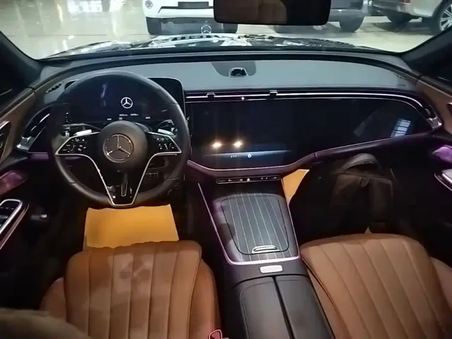 Mercedes-Benz E-Class — Фото автомобиля 9
