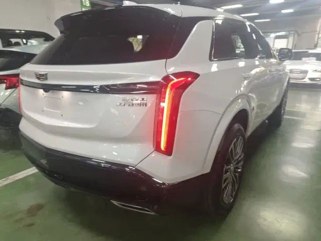 Cadillac XT5 — Фото автомобиля 7