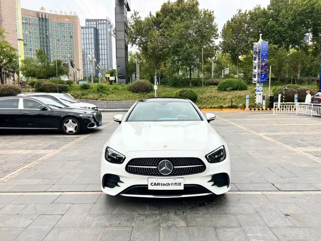 Mercedes-Benz E-Class — Фото автомобиля 9