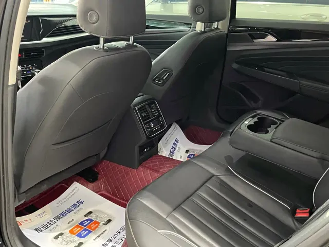 Volkswagen Passat — Фото автомобиля 5