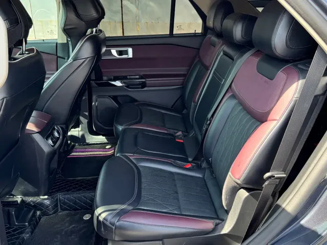 Ford Explorer — Фото автомобиля 5