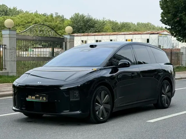 Фотография автомобиля — Li Auto i8